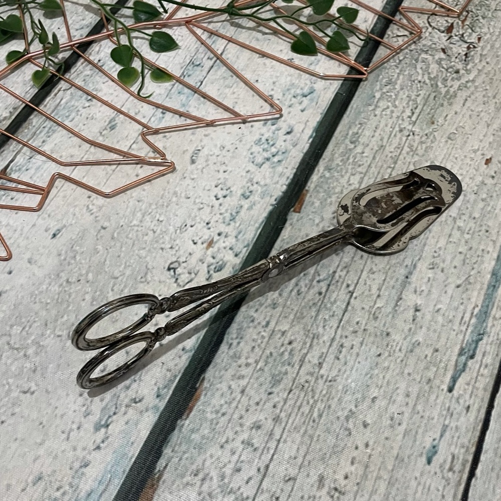 Vintage silver plated pie cake serving knife food tongs pastry entertain utensil
